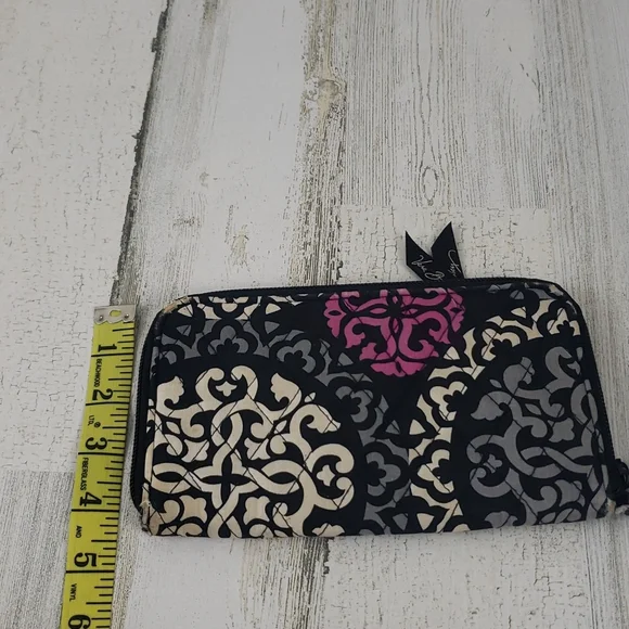 Loved Vera Bradley Canterbury Magenta fold zipup wristlet - Picture 12 of 12